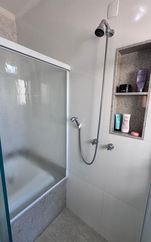 Casa de condomínio à venda com 311m², 4 quartos e 5 vagasBanheiro da Suíte 4