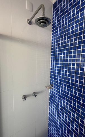 Casa de condomínio à venda com 311m², 4 quartos e 5 vagasBanheiro de Serviço 2