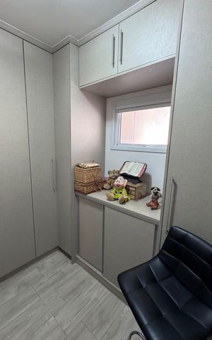 Casa de condomínio à venda com 311m², 4 quartos e 5 vagasCloset da suíte 2