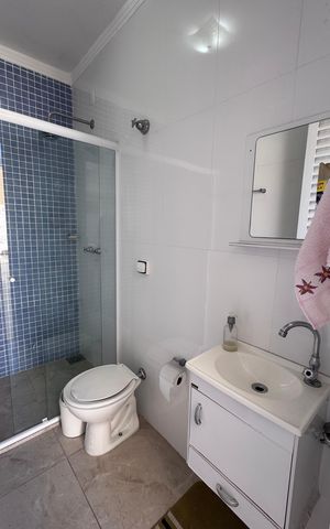 Casa de condomínio à venda com 311m², 4 quartos e 5 vagasBanheiro de Serviço 1