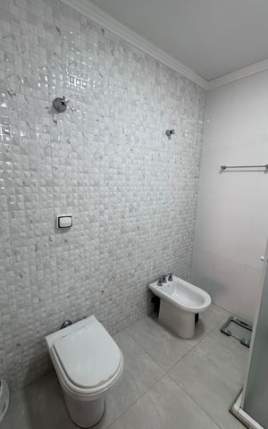 Casa de condomínio à venda com 311m², 4 quartos e 5 vagasBanheiro da Suíte 2