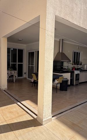 Casa de condomínio à venda com 311m², 4 quartos e 5 vagasÁrea gourmet