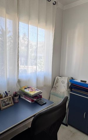 Casa de condomínio à venda com 311m², 4 quartos e 5 vagasEscritório
