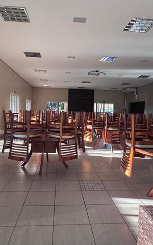 Casa de condomínio à venda com 311m², 4 quartos e 5 vagasÁrea comum - Salão de festas
