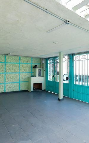 Casa à venda com 127m², 4 quartos e 2 vagas Casa à venda com 127m², 4 quartos e 2 vagasÁrea Externa