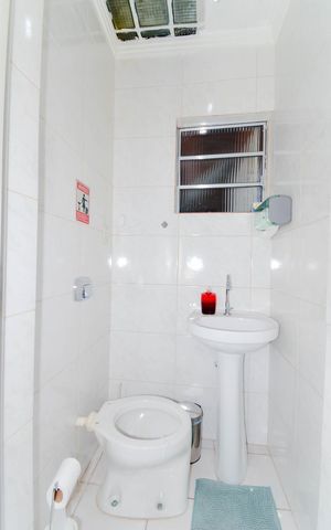 Casa à venda com 127m², 4 quartos e 2 vagas Casa à venda com 127m², 4 quartos e 2 vagasLavabo