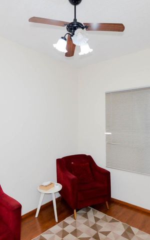 Casa à venda com 127m², 4 quartos e 2 vagas Casa à venda com 127m², 4 quartos e 2 vagasQuarto 2