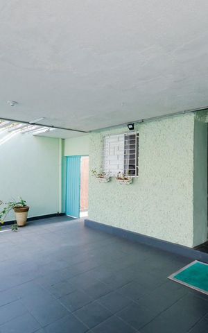 Casa à venda com 127m², 4 quartos e 2 vagas Casa à venda com 127m², 4 quartos e 2 vagasÁrea Externa