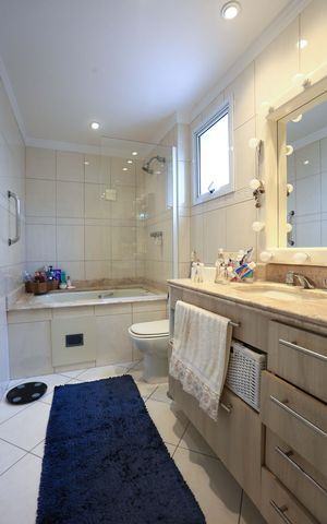 Apartamento à venda com 109m², 3 quartos e 2 vagas Apartamento à venda com 109m², 3 quartos e 2 vagasBanheiro da Suíte