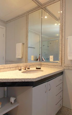 Apartamento à venda com 140m², 4 quartos e 3 vagasBanheiro da Suíte
