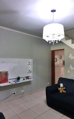 Casa à venda com 145m², 3 quartos e 2 vagasSala