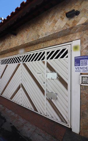 Casa à venda com 145m², 3 quartos e 2 vagasFachada e Placa