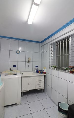 Casa à venda com 145m², 3 quartos e 2 vagasÁrea de Serviço
