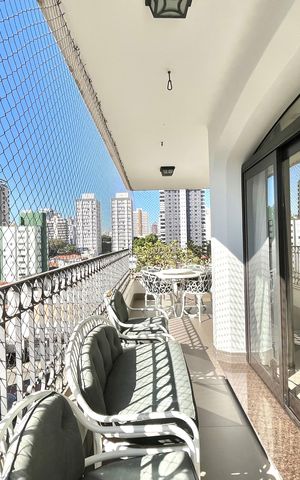 Apartamento à venda com 225m², 3 quartos e 3 vagasVaranda da Sala