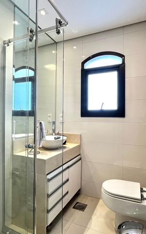 Apartamento à venda com 225m², 3 quartos e 3 vagasBanheiro da Suíte 2
