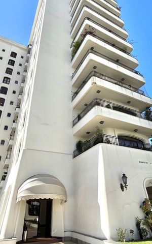 Apartamento à venda com 225m², 3 quartos e 3 vagasFachada