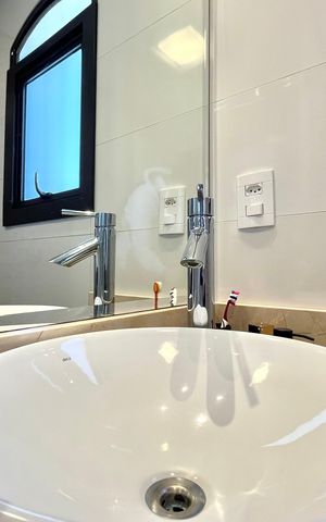 Apartamento à venda com 225m², 3 quartos e 3 vagasBanheiro da Suíte 2