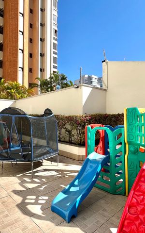 Apartamento à venda com 225m², 3 quartos e 3 vagasÁrea comum - Playground