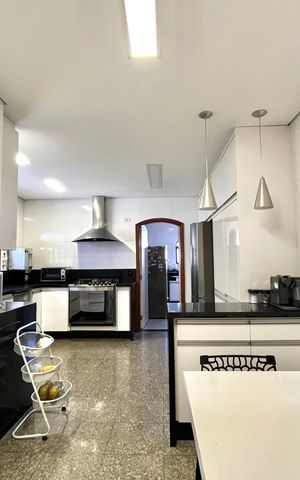 Apartamento à venda com 225m², 3 quartos e 3 vagasCozinha