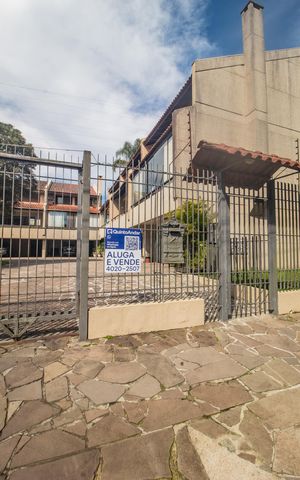 Casa à venda com 280m², 4 quartos e 3 vagas Casa à venda com 280m², 4 quartos e 3 vagasPlaca