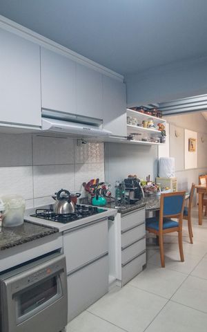 Casa à venda com 280m², 4 quartos e 3 vagas Casa à venda com 280m², 4 quartos e 3 vagasCozinha