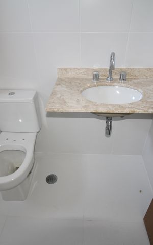 Apartamento à venda com 133m², 3 quartos e 2 vagasBanheiro da Suíte 1