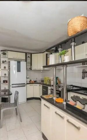 Casa para alugar com 300m², 3 quartos e 3 vagas Casa para alugar com 300m², 3 quartos e 3 vagasCozinha