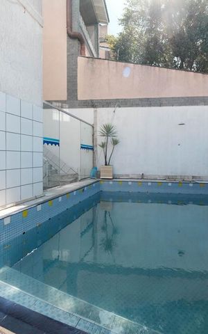 Casa à venda com 250m², 4 quartos e 4 vagasPiscina