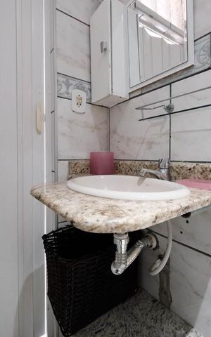 Casa à venda com 250m², 4 quartos e 4 vagasBanheiro 2