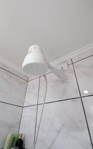 Casa à venda com 250m², 4 quartos e 4 vagasBanheiro 2