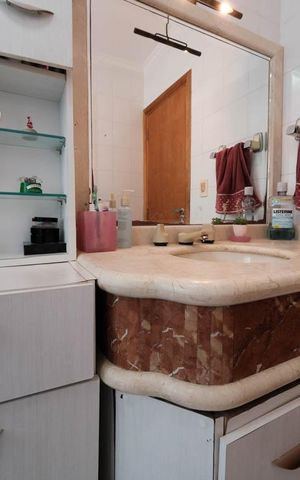 Casa à venda com 250m², 4 quartos e 4 vagasBanheiro da Suíte