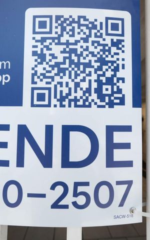 Casa à venda com 250m², 4 quartos e 4 vagasPlaquinha 