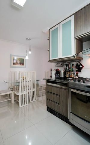 Casa à venda com 250m², 4 quartos e 4 vagasCozinha