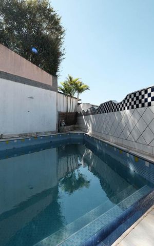 Casa à venda com 250m², 4 quartos e 4 vagasPiscina