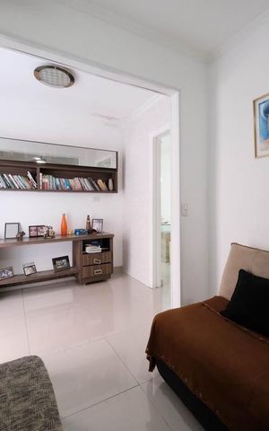 Casa à venda com 250m², 4 quartos e 4 vagasEscritório