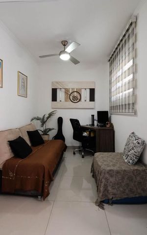 Casa à venda com 250m², 4 quartos e 4 vagasEscritório