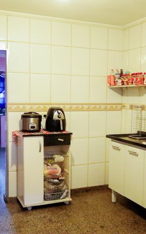 Casa à venda com 151m², 4 quartos e 3 vagas Casa à venda com 151m², 4 quartos e 3 vagasCozinha