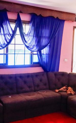 Casa à venda com 151m², 4 quartos e 3 vagas Casa à venda com 151m², 4 quartos e 3 vagasSala