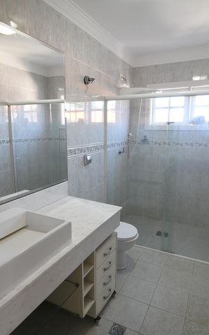 Casa à venda com 270m², 3 quartos e 3 vagasBanheiro Social