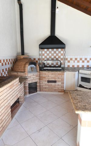 Casa à venda com 270m², 3 quartos e 3 vagasÁrea Externa