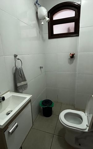 Casa à venda com 500m², 6 quartos e 3 vagas Casa à venda com 500m², 6 quartos e 3 vagasBanheiro 2