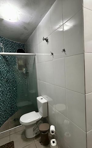 Casa à venda com 500m², 6 quartos e 3 vagas Casa à venda com 500m², 6 quartos e 3 vagasBanheiro 3