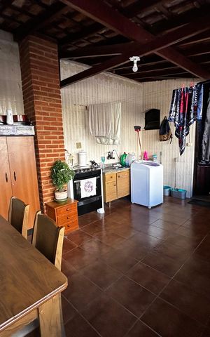 Casa à venda com 500m², 6 quartos e 3 vagas Casa à venda com 500m², 6 quartos e 3 vagasÁrea de Serviço