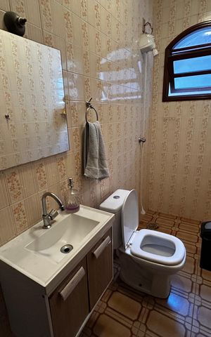Casa à venda com 500m², 6 quartos e 3 vagas Casa à venda com 500m², 6 quartos e 3 vagasBanheiro 1