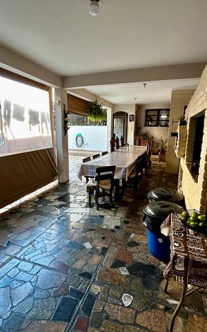 Casa à venda com 500m², 6 quartos e 3 vagas Casa à venda com 500m², 6 quartos e 3 vagasChurrasqueira