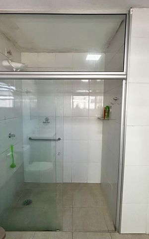 Casa à venda com 500m², 6 quartos e 3 vagas Casa à venda com 500m², 6 quartos e 3 vagasBanheiro da Suíte 1