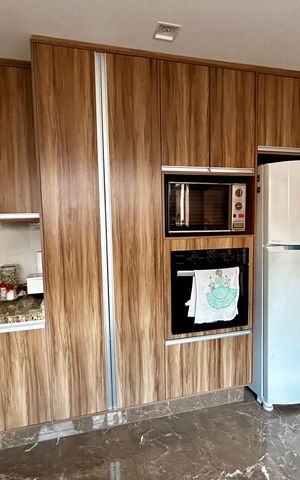 Casa à venda com 500m², 6 quartos e 3 vagas Casa à venda com 500m², 6 quartos e 3 vagasCozinha