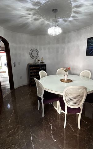 Casa à venda com 500m², 6 quartos e 3 vagas Casa à venda com 500m², 6 quartos e 3 vagasCopa