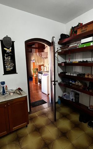 Casa à venda com 500m², 6 quartos e 3 vagas Casa à venda com 500m², 6 quartos e 3 vagasDispensa