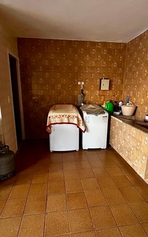 Casa à venda com 500m², 6 quartos e 3 vagas Casa à venda com 500m², 6 quartos e 3 vagasÁrea de Serviço